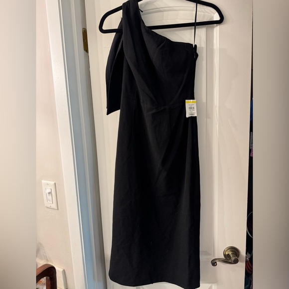 Tiffany One-Shoulder Midi Dress - Picture 3 of 5